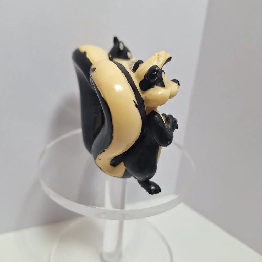 Pepé Le Pew & Penelope Figure Heart-Shaped Romantic  1985 - Picture 4 of 15